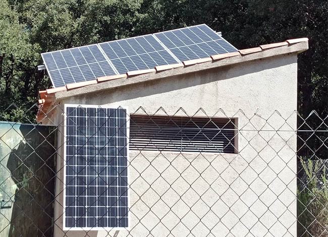 Plaques solars per al clorador de l'Àrea d'esplai del Corredor. Autor: XPN