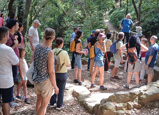 A la visita per les fonts d'Argentona van assistir-hi 40 persones. Autoria: XPN