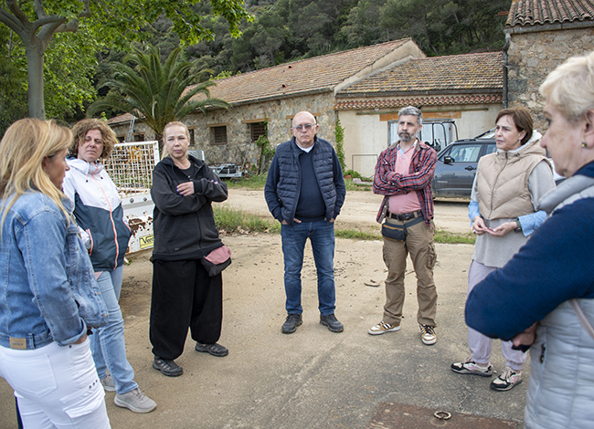 A la finca les Ginesteres parlant de gestió forestal i ramaderia. Autor: XPN