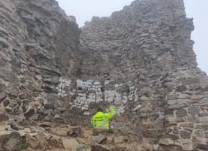 Neteja de grafits a la torre de Sant Miquel. Autor: XPN