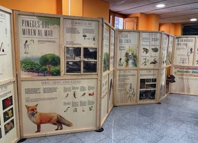 Exposició del Parc de la Serralada Litoral a la Biblioteca Can Salvador de la Plaça de Calella. Autor: XPN