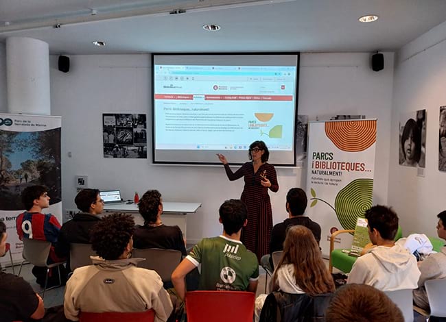 Visita de l'alumnat a una de les biblioteques del Parc. Autoria. XPN