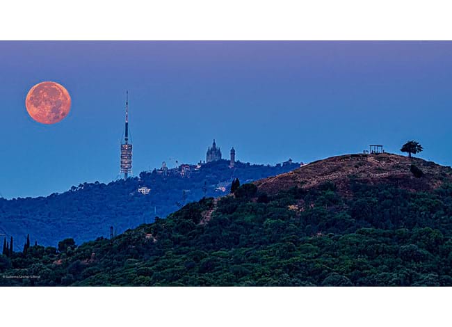 Fotografia nocturna, del premi a la millor col·lecció 2023. Autor: Guillermo Sánchez