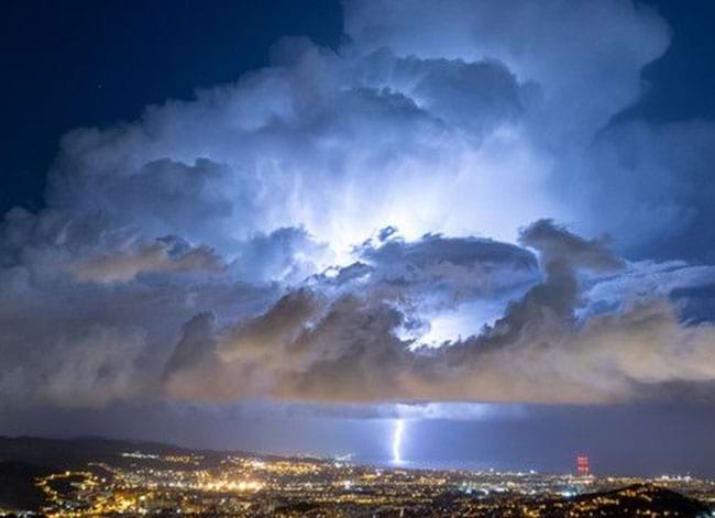 Mirant els Cels. Autor: CPNSC