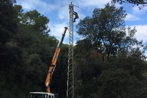 Retirada d'una de les torres. Autor: CPNSC