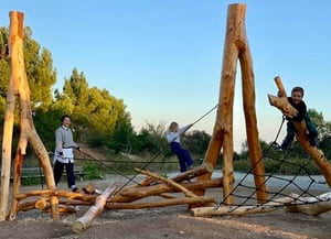 Estructura de joc per a infants. Autor: Valldaura Labs