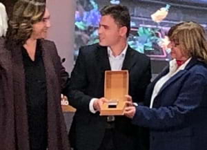 Moment de l’entrega. Autor: INOUT Hostel