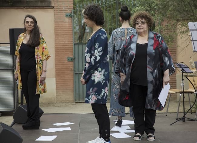 Les quatre artistes durant l'espectacle al pati del MUHBA Vil·la Joana. Autor: Tramoia Produccions Culturals