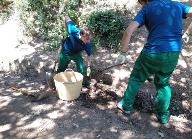 Joves participants al camp de treball. Autor: CPNSC