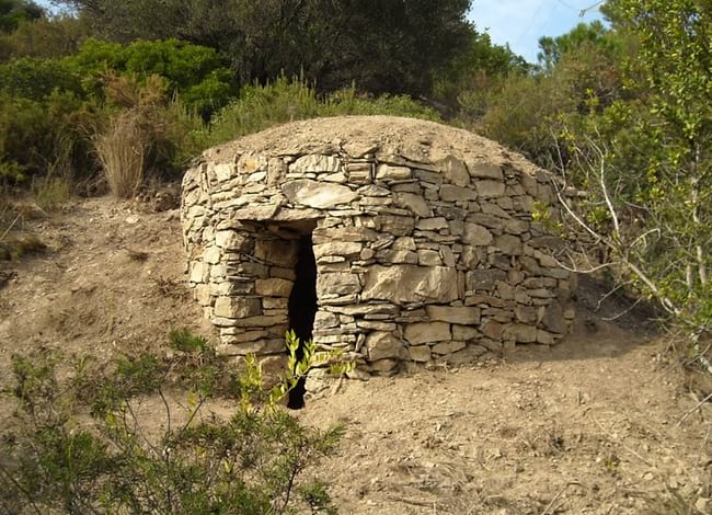 El Parc Natural de la Serra de Collserola organitza activitats al voltant de la pedra seca. Autor: CPNSC