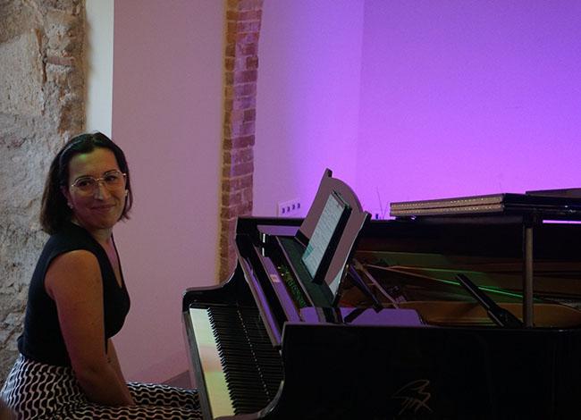 Berta Brull va acompanyar el recital al piano. Autoria: Miquel Ripeu