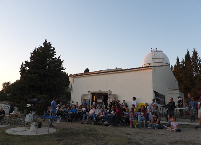 Els assistents durant la presentació. Autora: Sofia Paricio