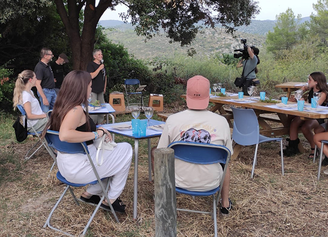 Presentació de l'activitat, amb la càmera d'una tv. Autoria: Marta Arañó