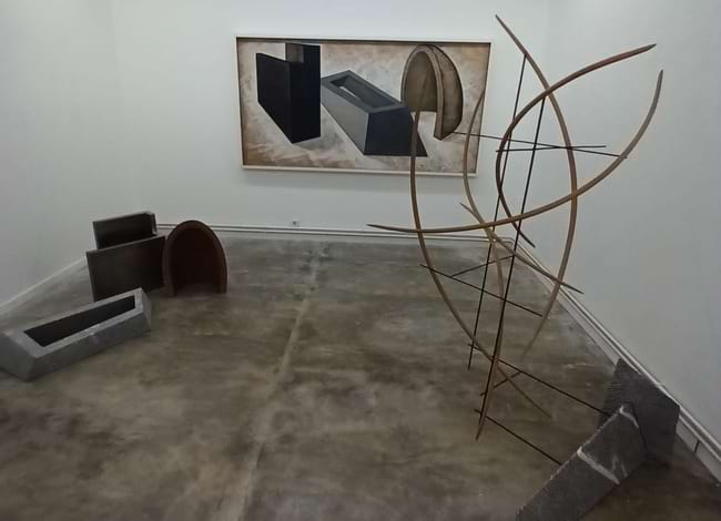 Vista de l'Espai Interdisciplinari, amb peces de Lertxundi. Autor: XPN