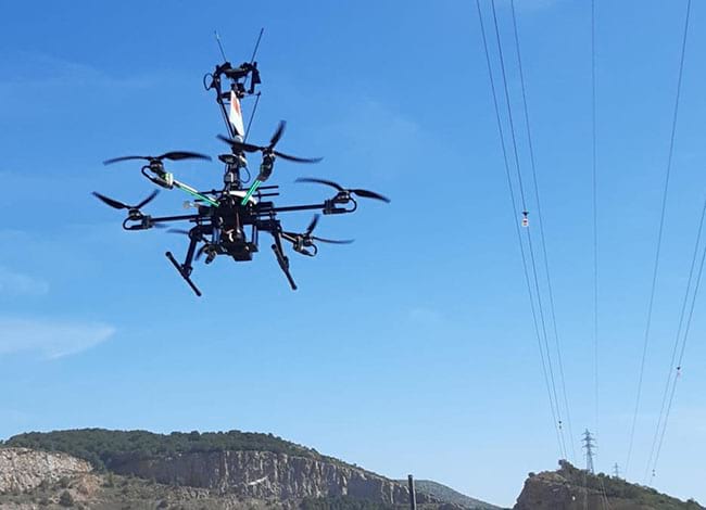 La senyalització es fa amb un dron. Autor: Endesa