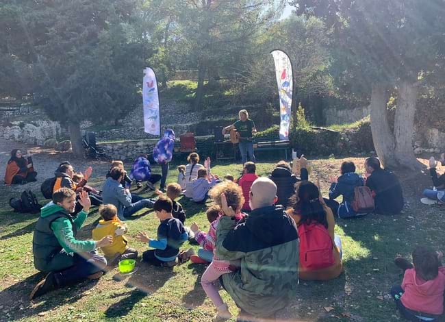 El Conjunt monumental d'Olèrdola es va omplir de famílies que van gaudir de les activitats. Autor: Fusic