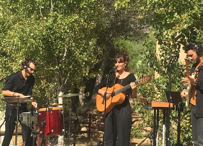 Selma Bruna i el seu trio durant el concert. Autor: Neandertal Records