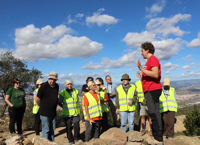 El grup amb l'arqueòleg Jordi Chorén, que els va explicar les troballes fetes l'estiu passat. Autor: Cercle de Voluntaris
