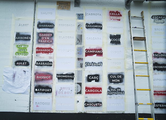 Durant la realització del mural final del projecte 