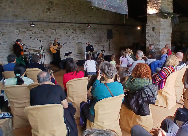 Més de 150 persones van assistir al concert, que finalment es va celebrar a la Cabanya del Castell. Autoria: XPN