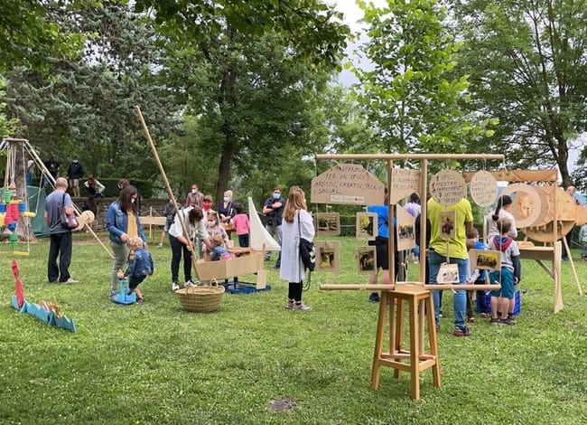 Instal·lacions d'art i tallers durant la Matinal Viu el parc. Autor: XPN