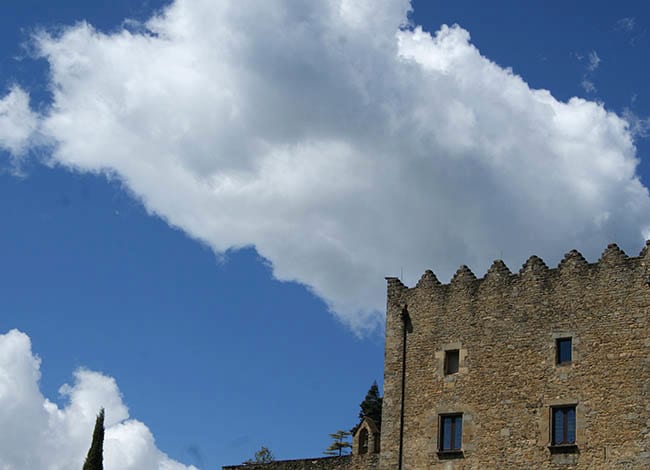 El castell de Montesquiu estrena horari d'estiu.<br />Autor: XPN