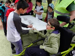 Ús de la Joëlette a la festa del Parc Natural de Sant Llorenç