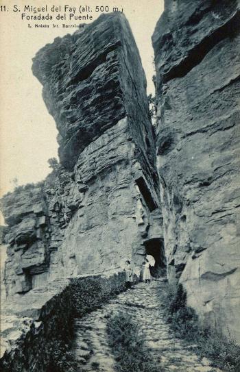 Sant Miquel del Fai: Foradada del Pont. Autor: Lucien Roisin /Arxiu General de la Diputació de Barcelona