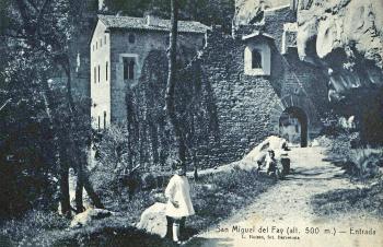 Accés a Sant Miquel del Fai. Autor: Lucien Roisin /Arxiu General de la Diputació de Barcelona