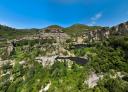 Sant Miquel del Fai en el seu enclavament als cingles de Bertí. Autor: Carles Virgili / Diputació de Barcelona