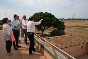 Dionís Guiteras escoltant Raimon Roda. Autor: XPN