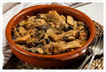 Pollastre amb sabateres, de Francesca Riera del poble del Montseny