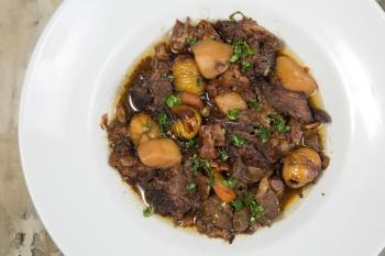 Segon plat - Senglar amb castanyes i bolets, de Roser Parera (Cànoves i Samalús)