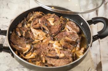 Segon plat - Vedella amb bolets, de Carme Canaleta (sessió Montseny)